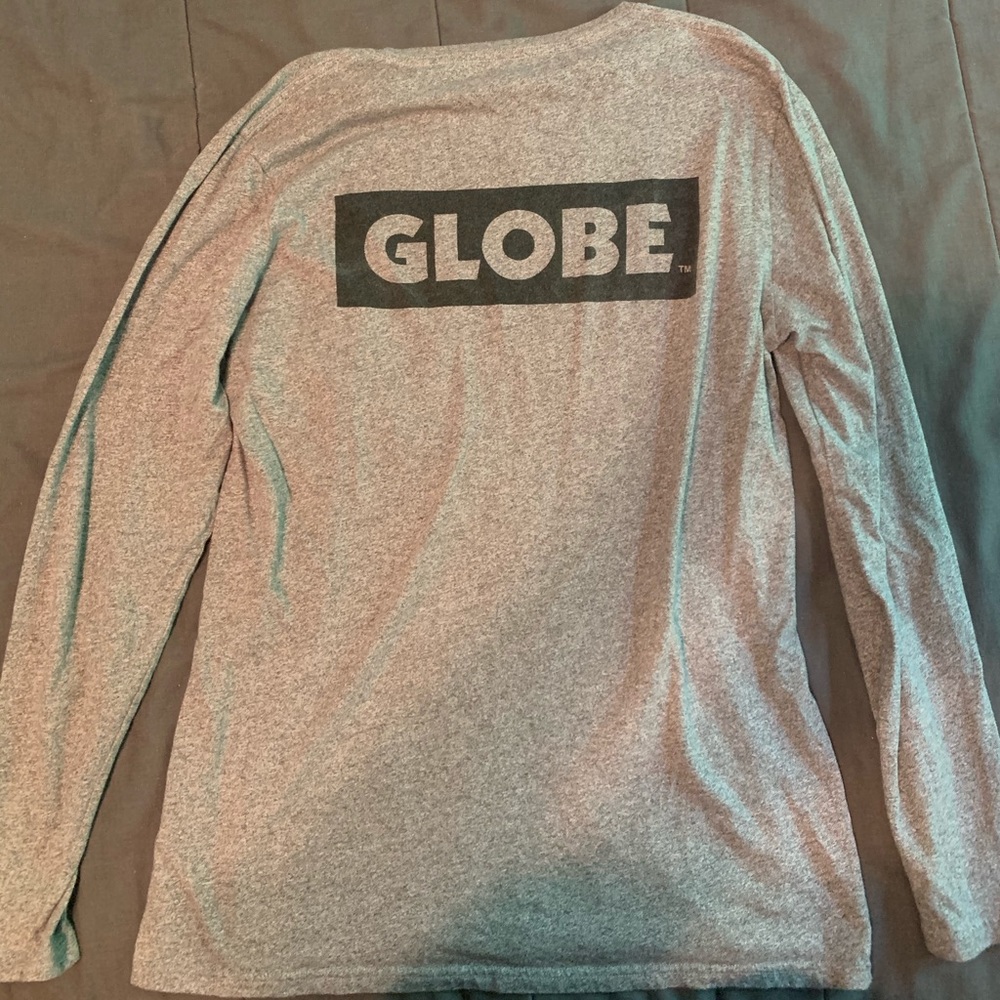 Globe long sleeve T-shirt